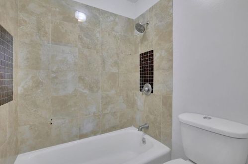 2560 Bradford Sq, Atlanta GA  30345-1339 exterior