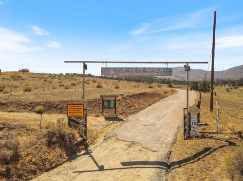 17272 Summers Dr, Tehachapi, CA 93561-7616