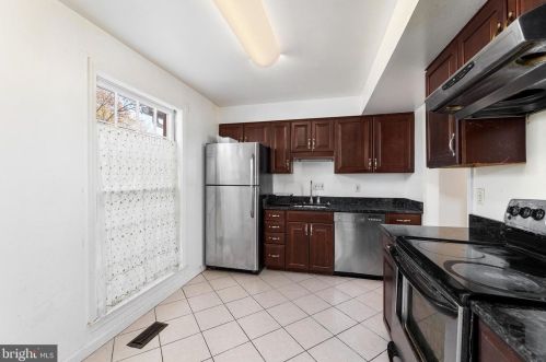 5250 Bradgen Ct, Springfield VA  22151-3505 exterior