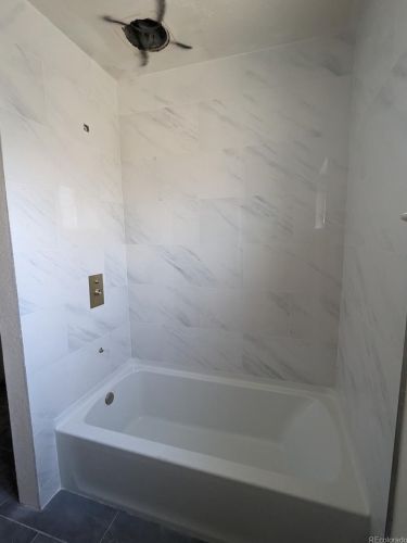 2070 Un Dr, Aurora CO 80015-6600 exterior