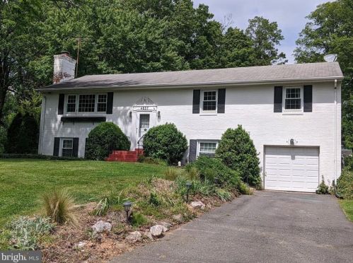 4837 Randolph Dr, Annandale, VA 22003-6224