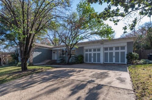 3555 Cromart Ct, Fort Worth TX  76133-1323 exterior