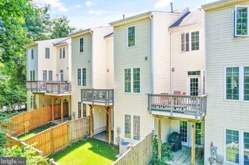 10506 Erik Charles Ct, Springfield VA 22015-2269 exterior