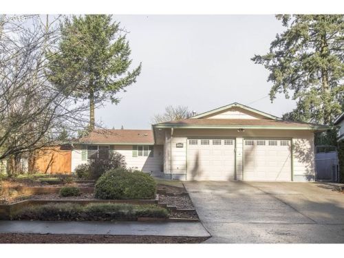 12603 Madison St, Portland OR  97233-1226 exterior
