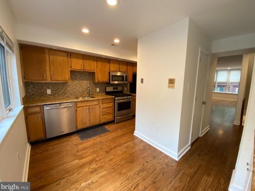 337 4th St, Philadelphia PA  19106-1102 exterior