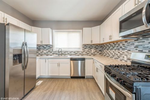 14624 Harvey Ave, Dixmoor, IL 60426-1731