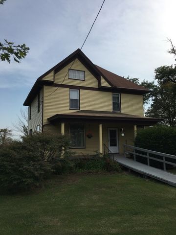 1817 40th Ave, Aledo, IL 61231-8607