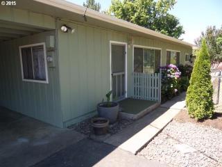 2751 Landers Ave, Roseburg OR  97471-5808 exterior