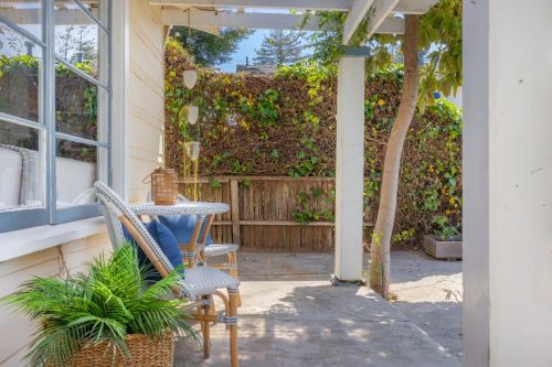 494 Riverview Dr, Capitola, CA 95010-2778