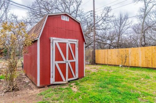 7412 Beckwood Dr, Fort Worth, TX 76112-5908