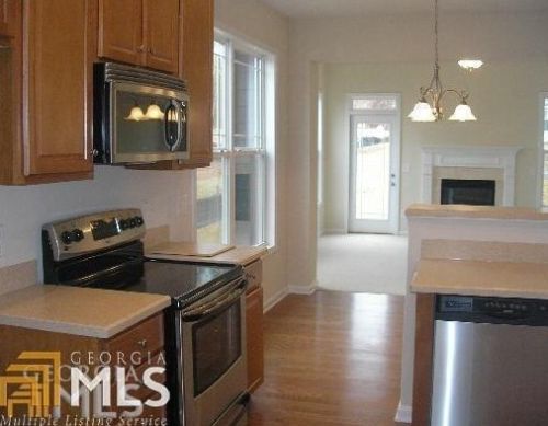 84 Majestic Dr, Newnan, GA 30265-6075