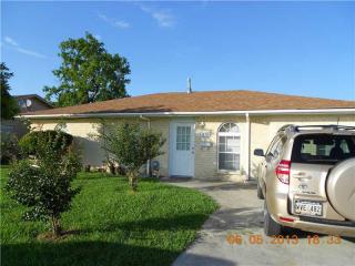 2861 Glenbrook Dr, Gretna, LA 70056-7968
