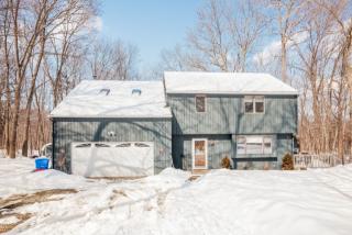 68 Michelle Ln, Guilford, CT 06437-2905