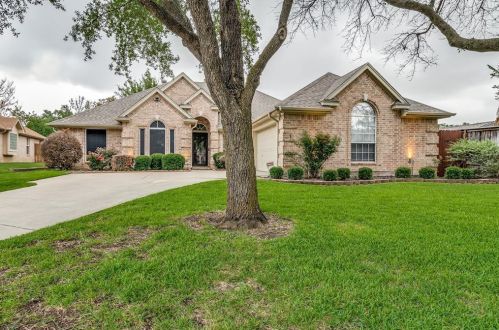 1 Winter Trail Ct, Midlothian TX  76063-6094 exterior