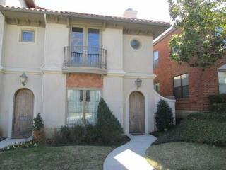 3639 Crestline Rd, Fort Worth TX  76107-3331 exterior