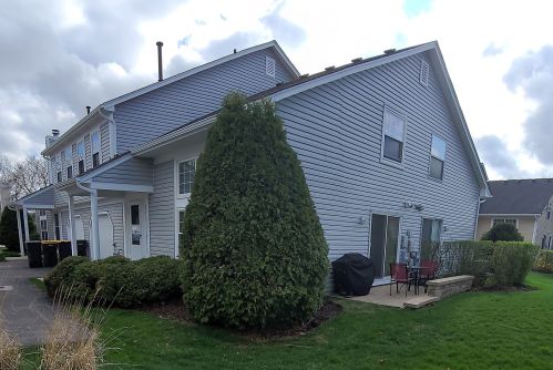 232 Acorn Dr, Streamwood, IL 60107-2210