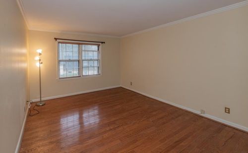 66 Montre Sq, Atlanta GA  30327-4043 exterior