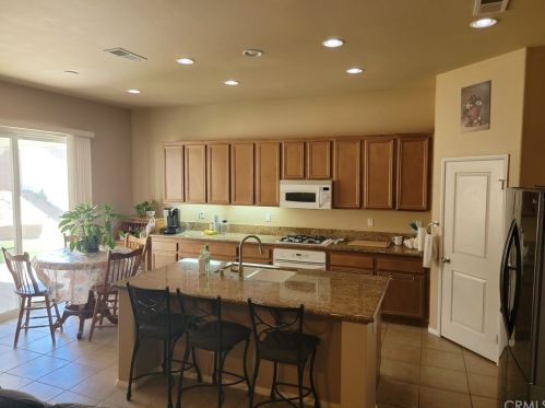 12325 Westpark Cir, Yucaipa, CA 92399-2286
