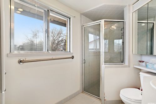 1960 Camelot, Taylorsville UT 84084-3206 exterior