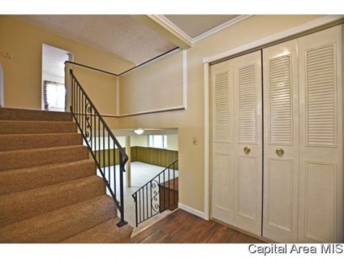 244 Stutely Ln, Springfield, IL 62704-5234