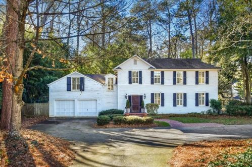 100 Brookhaven Dr, Atlanta GA  30319-3003 exterior