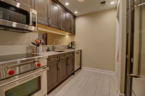 1228 Dearborn St, Chicago, IL 60610-8341