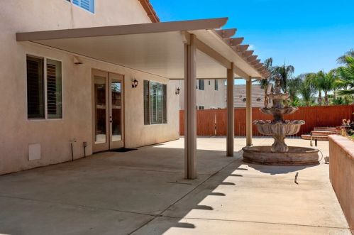 12758 Royal Palm Ln, Riverside CA  92503-7077 exterior