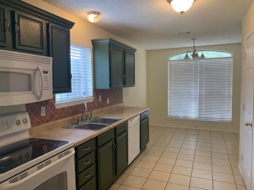 1204 Cardinal Oaks Dr, Midlothian TX  76063-6230 exterior