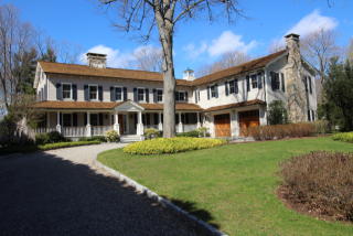 4 Roland Dr, Tokeneke, CT 06820-3514
