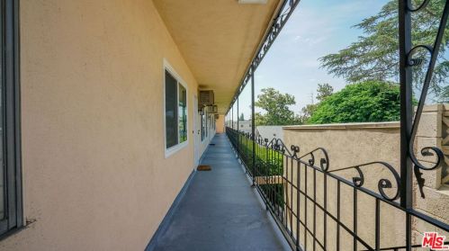 1027 Grover Ave, Glendale CA  91201-2401 exterior