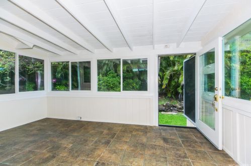 1373 Kaeleku St, Honolulu HI  96825-3003 exterior