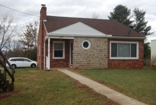 2147 Sycamore Rd, York, PA 17408-4127