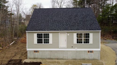 56 Winter St, Somersworth, NH 03878-2743