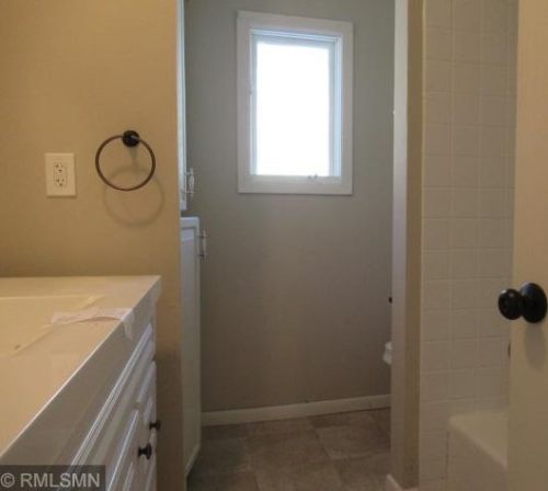 991 Farrington St, Saint Paul MN  55117-5119 exterior