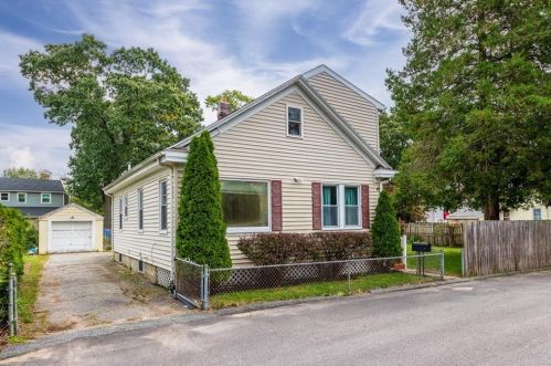 90 Byron Blvd, Warwick, RI 02888-1314