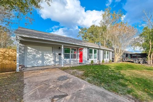 1105 Miller St, Angleton TX  77515-5652 exterior