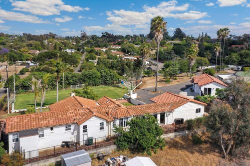 767 Matagual Dr, Vista, CA 92081-6612