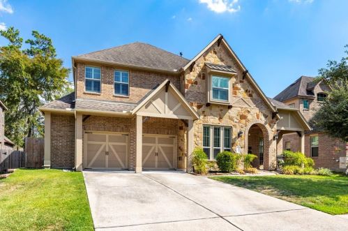 86 Chestnut Meadow Dr, Conroe, TX 77384-1407