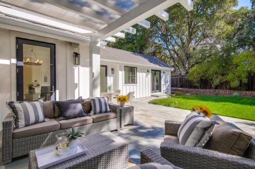 929 Russell Ave, Los Altos CA  94024-5061 exterior