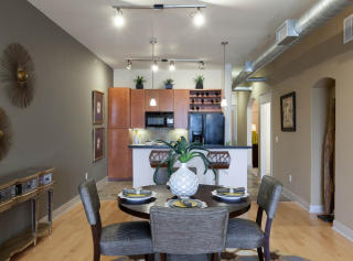 1050 Lake Carolyn Pkwy, Irving TX  75039-3905 exterior