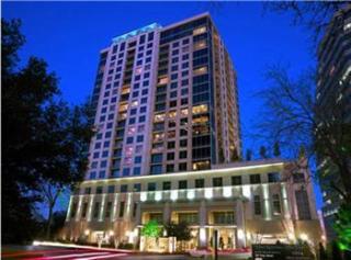 7 Riverway, Houston TX  77056-2060 exterior