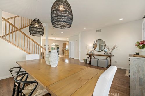 14289 Meadowlands Dr, Riverside CA  92503-9740 exterior