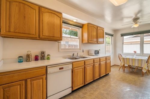 4166 Beechwood Pl, Riverside CA  92506-1151 exterior