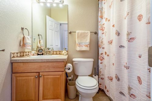 6654 Rome St, Aurora CO 80016-6023 exterior