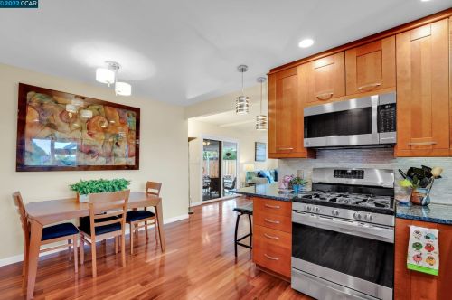 2378 Charlotte Ave, Concord CA  94518-2511 exterior