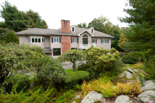 6 Dunwoodie Pl, Greenwich, CT 06830-3520