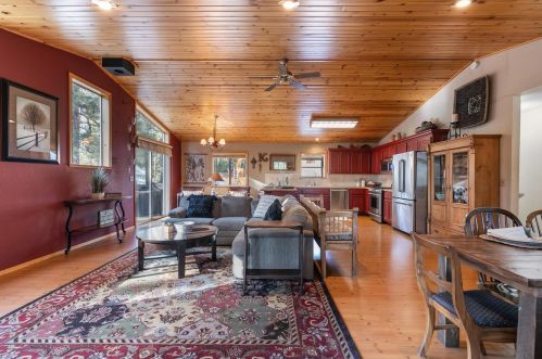 10166 Olympic Blvd, Truckee CA  96161-1708 exterior