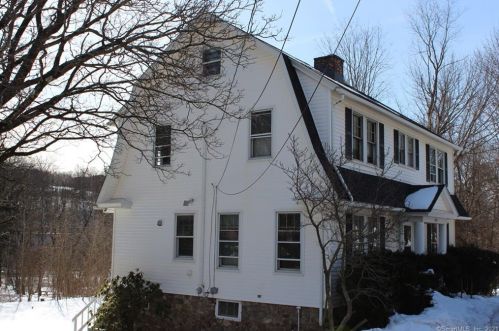 3134 Main St, Waterbury, CT 06705-3422