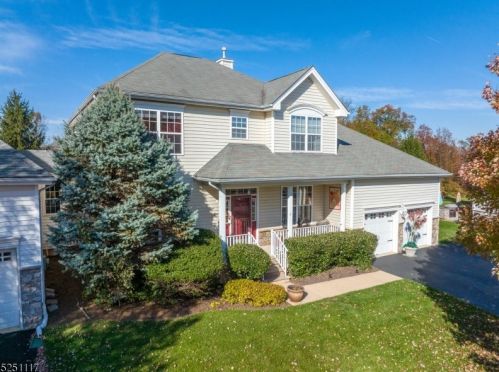 9 Pony Ln, Flemington, NJ 08822-3440