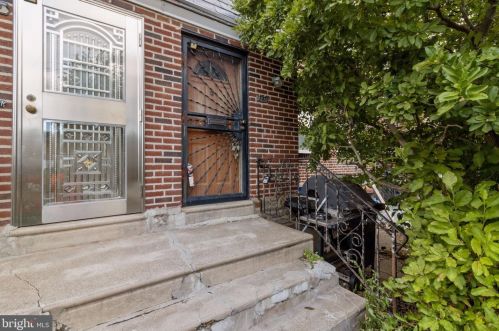 7210 Large St, Philadelphia, PA 19149-1101